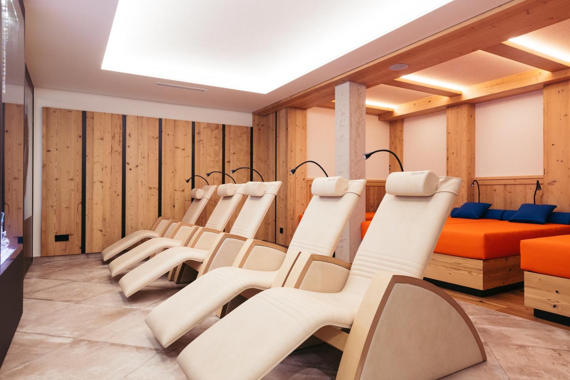 Hotel NeuhinterТукс Экстерьер фото