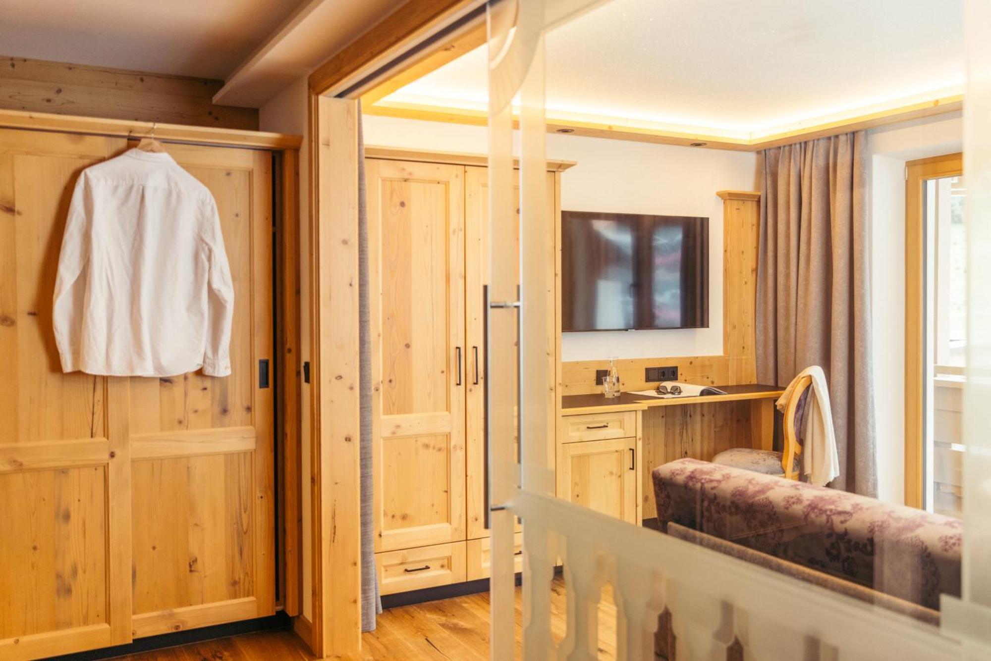 Hotel NeuhinterТукс Экстерьер фото