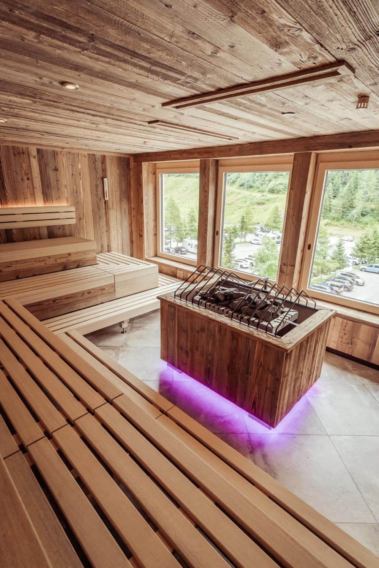 Hotel NeuhinterТукс Экстерьер фото