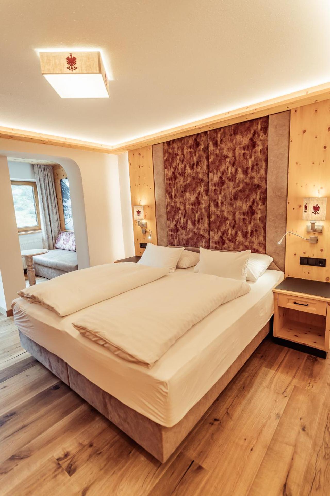 Hotel NeuhinterТукс Экстерьер фото